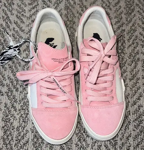 Off-White  Vulcanized Canvas And Suede Low Top Sneakers White/pink