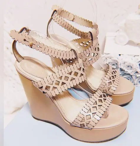 Chloé Authentic CHLOE Nude Leather Scalloped / Perforated Sandals / Wedges