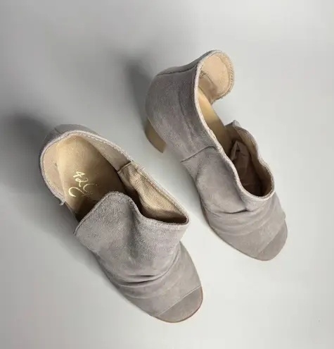 42 Gold Womens Loyalty Peep Toe Bootie in Fog Kid Suede Gray Size 10