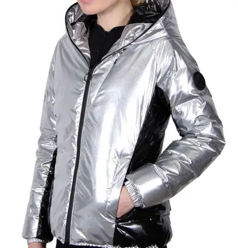 Body Glove 🛍️ Hooded Down Parka Coat. Small. Silver Metallic. NWT