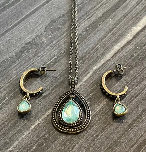 Teardrop Necklace Earrings Set Aqua Blue Stone Antique Gold Tone Beaded Frame