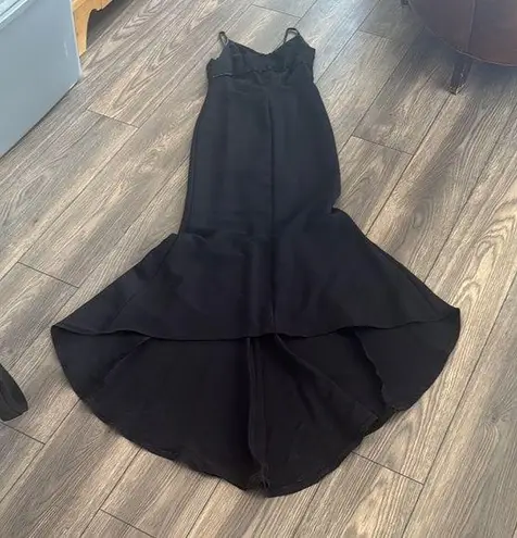 Elegant Black Evening Gown with a train XS