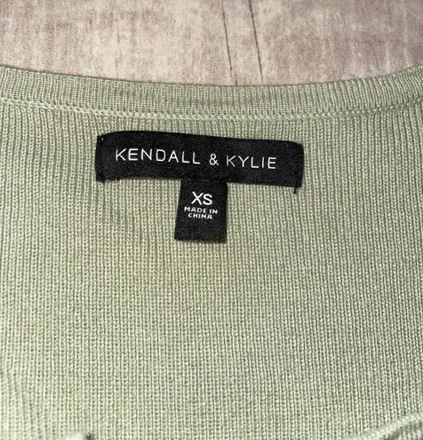 Kendall + Kylie  Button up crop top