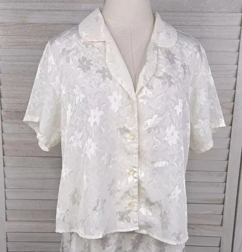 D'AMATO Vintage 80's/90's Floral Satin Shortie Pajama Set Ivory
