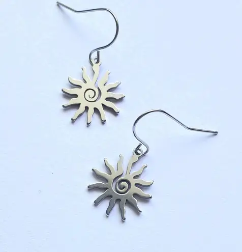 Handmade simple retro vintage boho funky hippie style stainless steel sun dangle earrings☀️