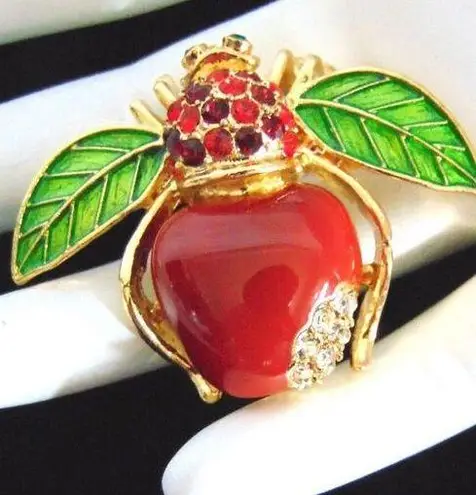 Joan Rivers NEW  Big Red APPLE BEE PIN Bug Brooch Pave Crystal Rhinestones Enamel