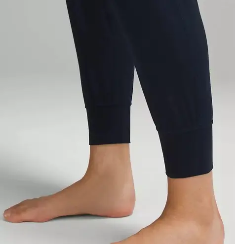 Lululemon  High Rise Align Jogger Size 4