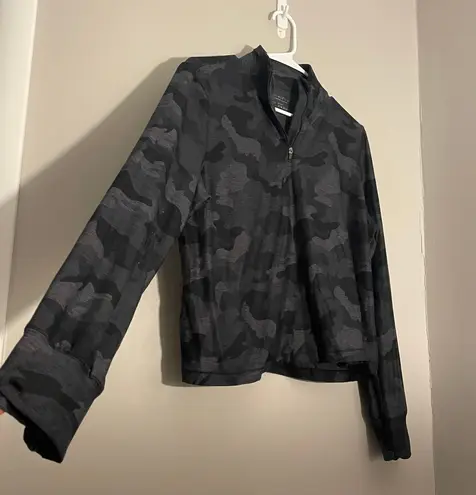 Yogalicious Lux Camo Workout Fleece Size Medium Like New