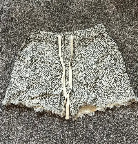 Thread and Supply shorts