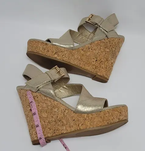 Womens Metallic Gold Glossy Open Toe Buckle Slingback Wedge Heel Sandals Size 8M