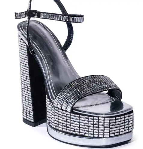 AZALEA WANG CATRIONA CHUNKY EMBELLISHED SANDAL IN SILVER Black Size 9
