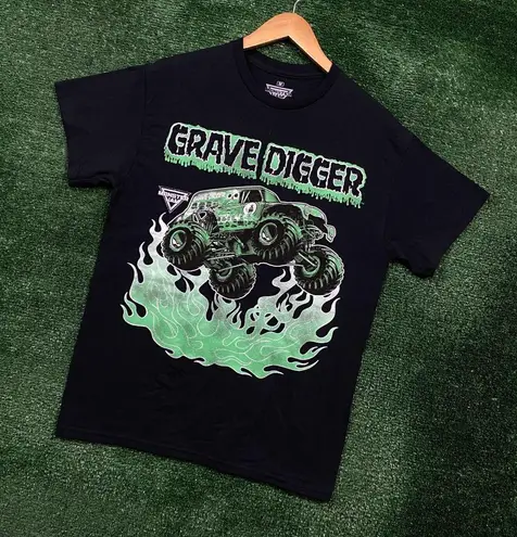 Monster Jam Grave Digger Poster T-Shirt Size Medium