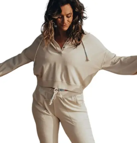 The Normal Brand Women’s Cream Cropped Cotton Terry Henley Hoodie size Small