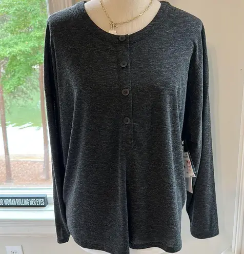 Treasure & Bond NWT  Henley, Size Medium