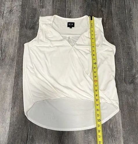 No 11 Las Angeles NWOT white front cross tank w/ stretch waist + long back small