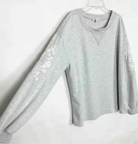 Skies Are Blue Embroidered Pullover Gray Sweater Size Medium