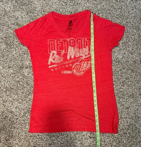 Detroit Red Wings NHL V Neck Shirt Size L