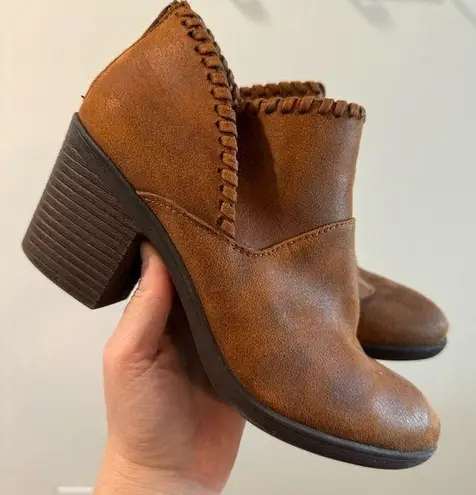 Eurosoft by Sofft Ora Cognac Heeled Booties with Whipstich Detail Size 7 Brown - Image 1