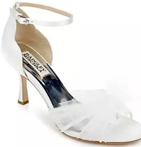 Badgley Mischka  Terris Spool Heel Leather Tuelle Embellished Bow Tie Ivory 8M