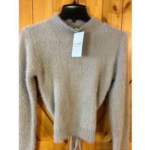ee:some Women's Fuzzy Cropped High Low Beige Sweater NWT Size Small (5406)