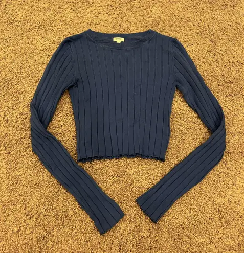 Garage navy top