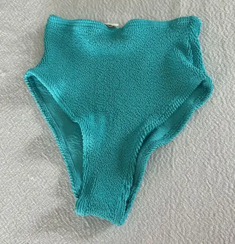 Bond eye BOUND by Bond