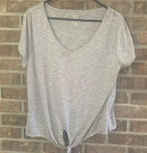 New York & Company Gray Crop Tie Front T