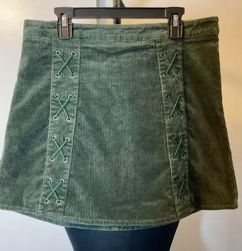 Newbury Kustom 18. Green Corduroy Skirt with Lace-Up Detail Y2K Size Medium