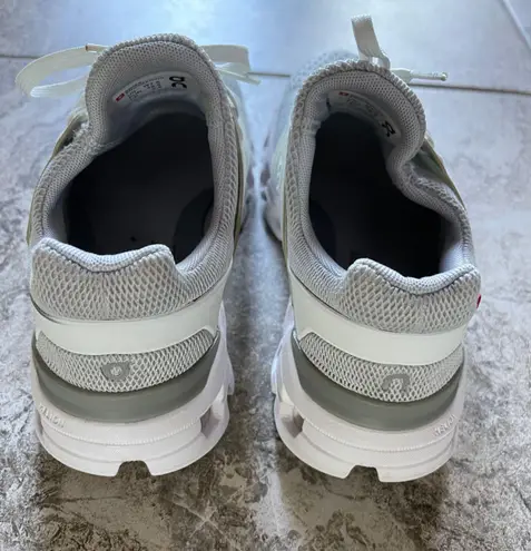 on cloud Cloudswift Running Shoes