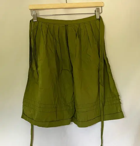 Vintage green apron waist tie lightweight cooking baking comfortable detailed