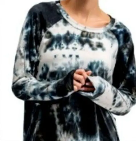 Hello Mello Navy Dye the Limit Top with Pouch Size Medium NWT Blue