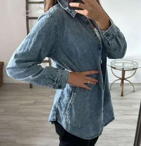 Joan Rivers Blue Denim Vintage Washed Shirt With Pockets Womens Size M