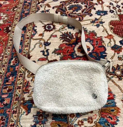Lululemon  Everywhere Belt Bag Fleece Sherpa Cream 1L Crossbody Dirty Spot - Image 1