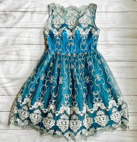 Chi Chi London Reign or Shine Teal Metallic Lace Sleeveless Midi Prom Dress NWT