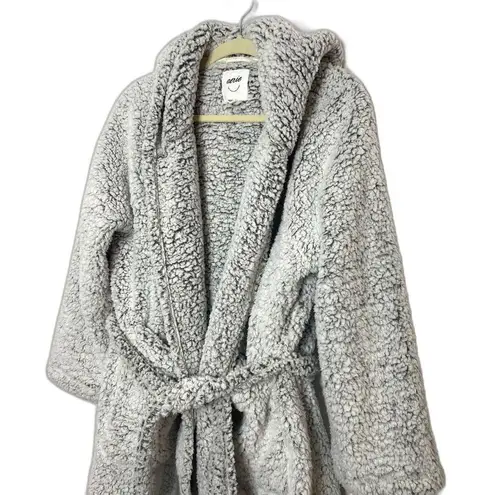 Aerie Gray Sherpa Hooded Belted Robe Cozy Fleece Spa Lounge Warm Pockets Bath M Size M