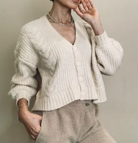 American Eagle NWT Aeo Oversized V-Neck cream cableknit chunky button down Cardigan sweater S​