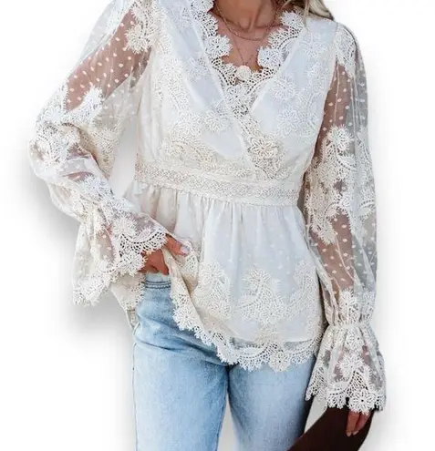 VICI  Women's Ivory Crochet And Lace Long Sleeve Boho Top Small | EUC