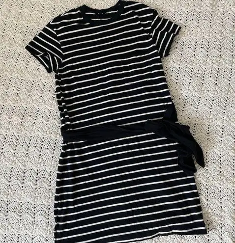 Monrow Striped Pocket Tie Mini T Shirt Dress Black White (Small) casual preppy