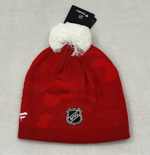 Detroit Red Wings NHL Fanatics Red Authentic Pro Team Locker Room Pom Beanie