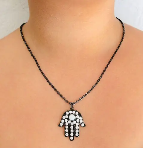 HAMSA HAND | Hamsa Hand Necklace Black
