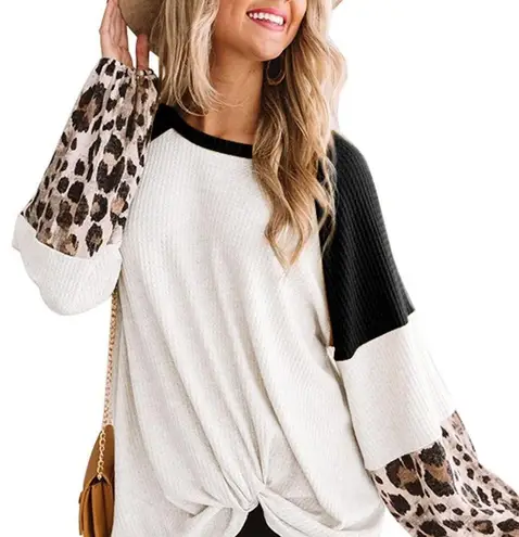WAFFLE KNIT LEOPARD WHITE BLACK BLOUSE TWIST KNOT Size undefined
