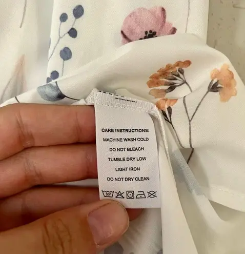 π¦ NWT Made with Love White Floral Sleeveless Blouse Small