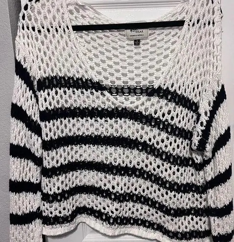 Cotton On  Knitted blue and white striped Sweater V Neck in small