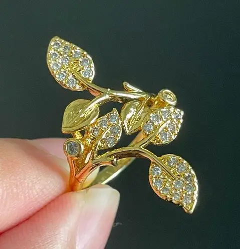 18k gold plated leaf Austrian crystal ring size 7