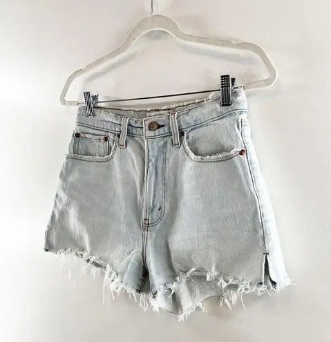 Abercrombie & Fitch  High Rise Curve Love Mom Shorts Light Wash Blue 2 / 26