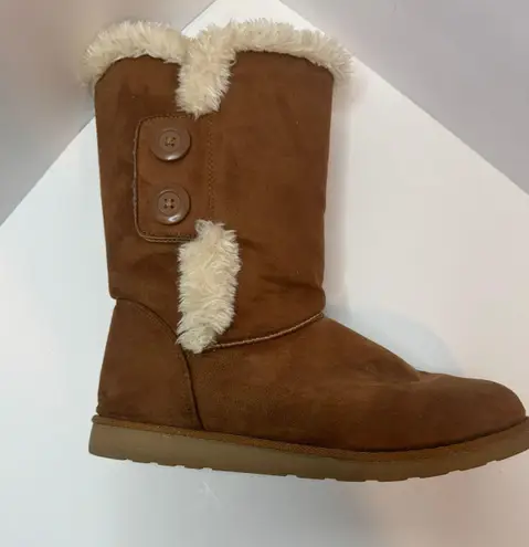 Falls Creek Faux Fur Lined Chelsea Boots Size 9