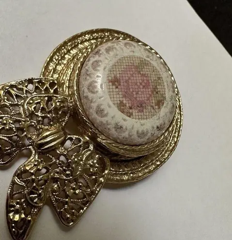 Loree 1928 (Brand Patterned) Tapestry Style Center Hat With Box Brooch Pin Gold