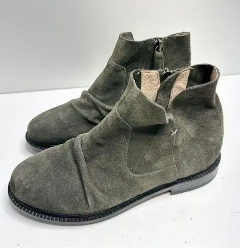 Kelsi Dagger  Boots Women Size 5 Olive Suede Latch  Ruched Ankle Booties NEW