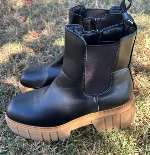 y2K Sugar Gisel Black Ankle Boots Womens 9.5M Lug Sole Platform Chelsea Booties Size 9.5