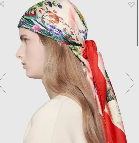 Gucci NWT  Silk Scarf with Floral Print
